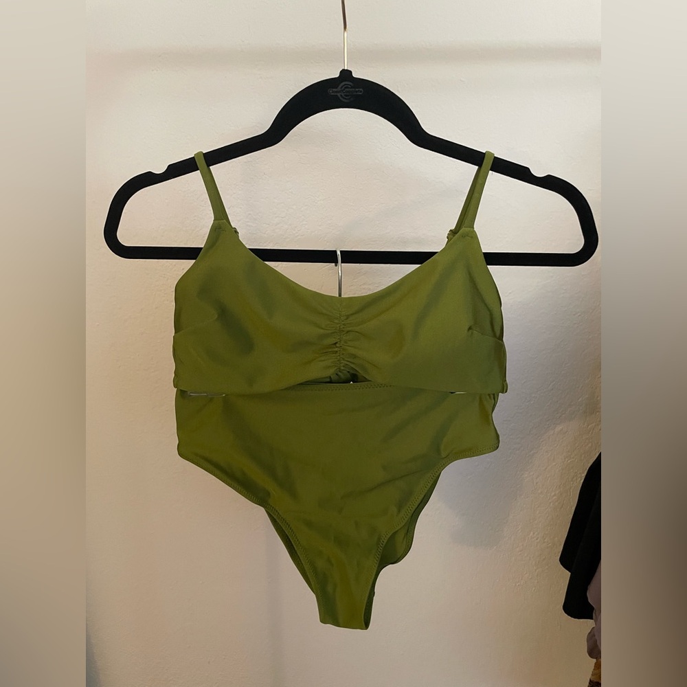 H&M olive green tie back bikini with high waisted bottom. Size 8. Never worn!